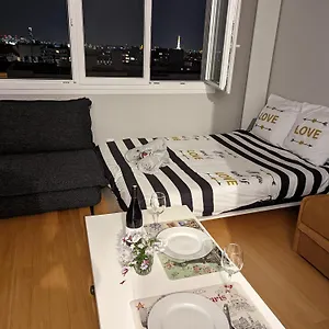 Apartamento Charming With Eiffel View, París